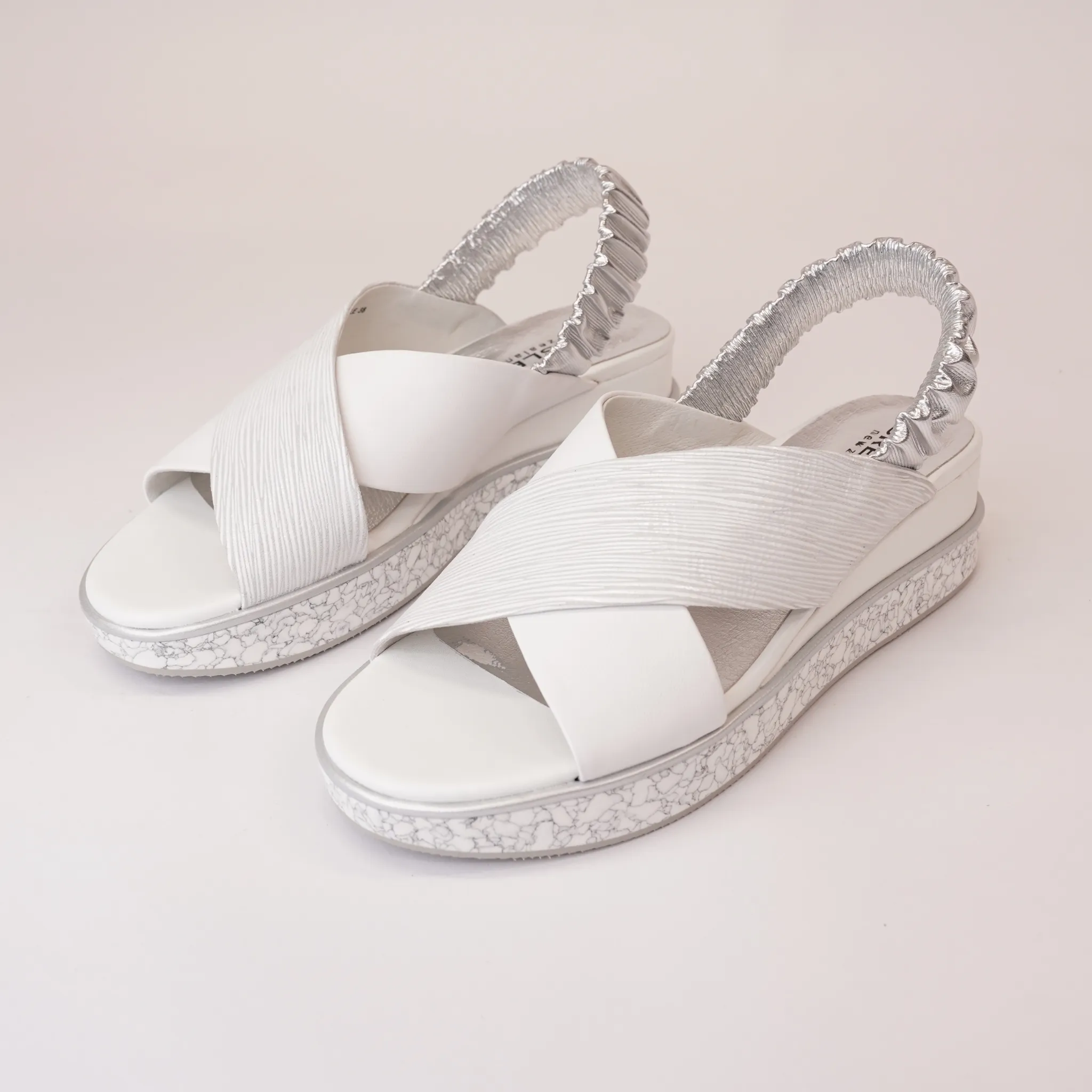 Debacle White/Silver Leather Sandals