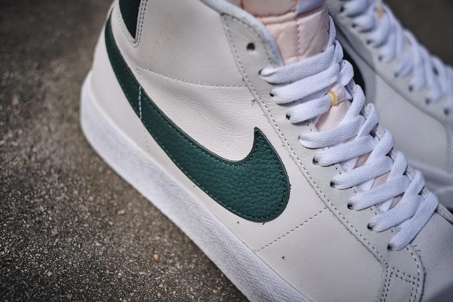 Nike SB Zoom Blazer Mid ISO Sneakers