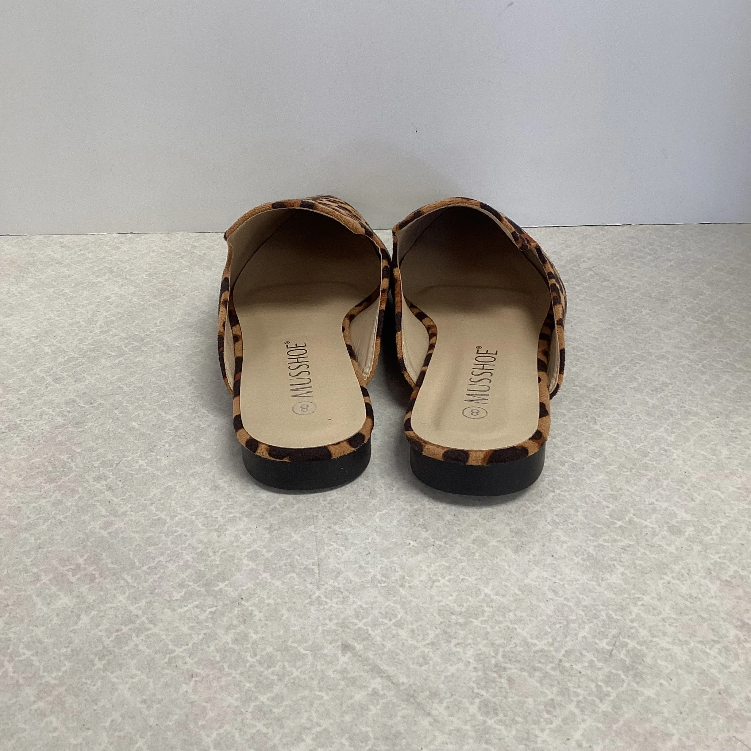 Shoes Flats By MUSSHOE In Animal Print, Size: 8