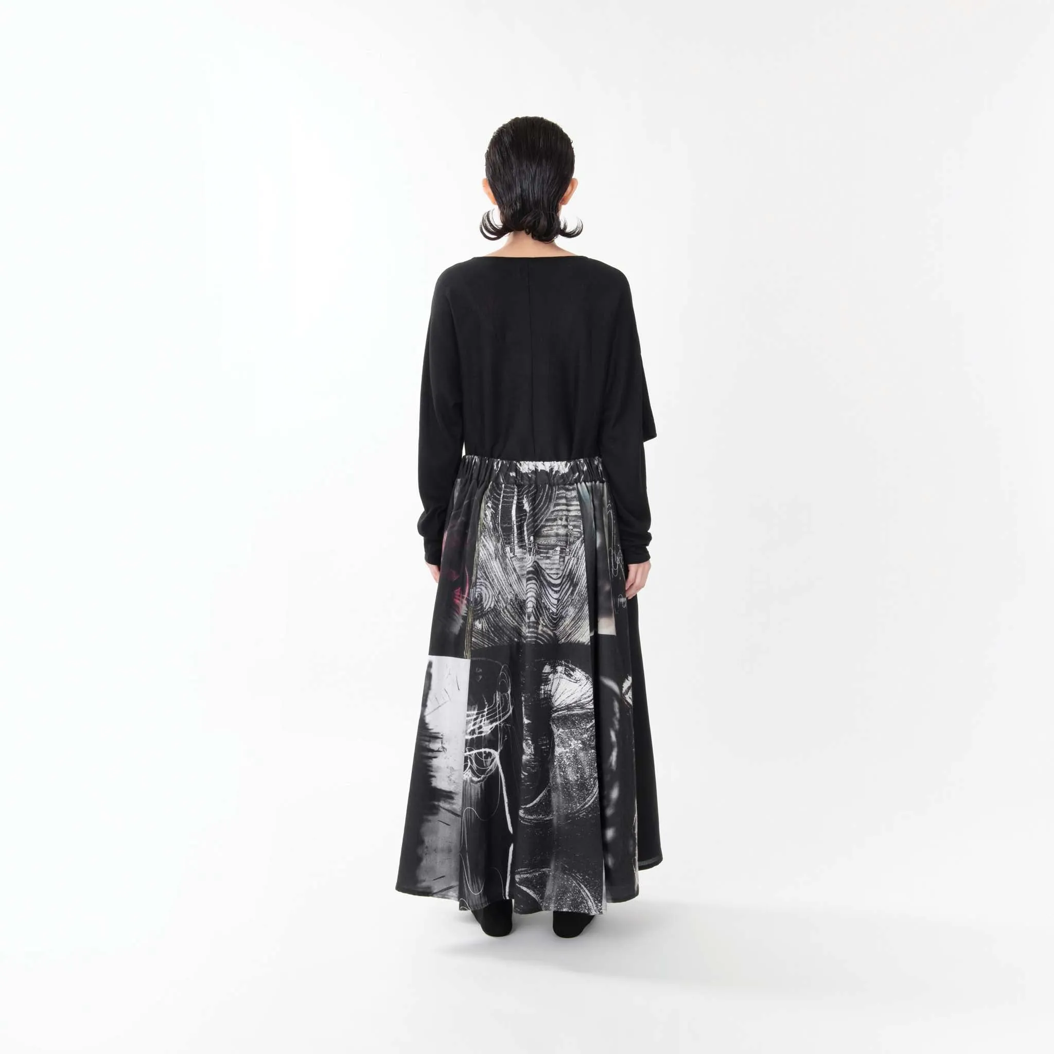 SOUND-WAVE PRINTS SKIRT